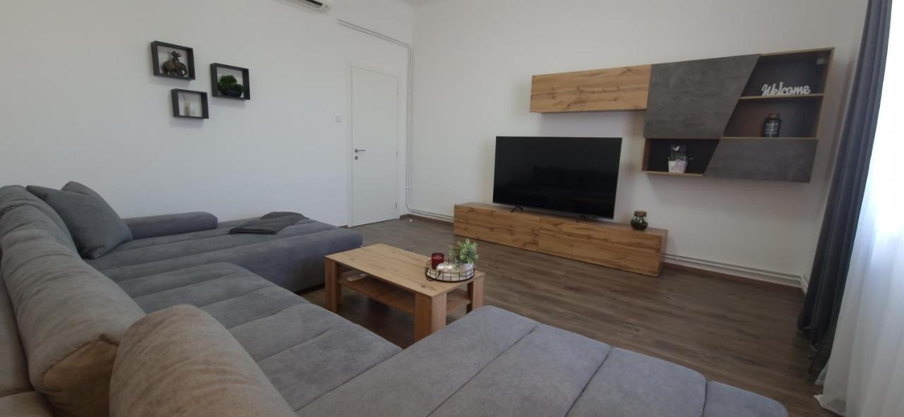 Mc Centar Apartman Apartment พูลา ภายนอก รูปภาพ